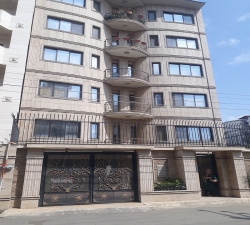 82- فروش آپارتمان بابل